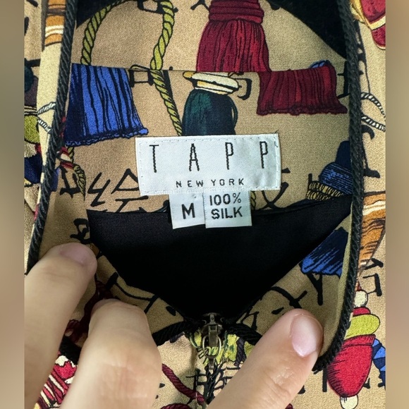 TAPP New York Novelty Zipper Vest Tassels Asian Inspired 100% Silk Size Medium - Picture 4 of 10
